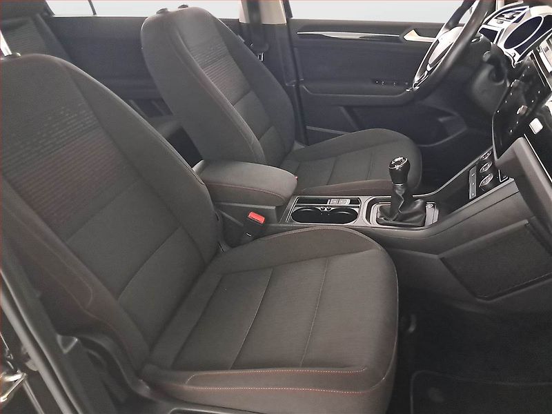 Volkswagen Touran (2017) 1.4 TSI, Navi, Tempomat - fotka 9 z 21