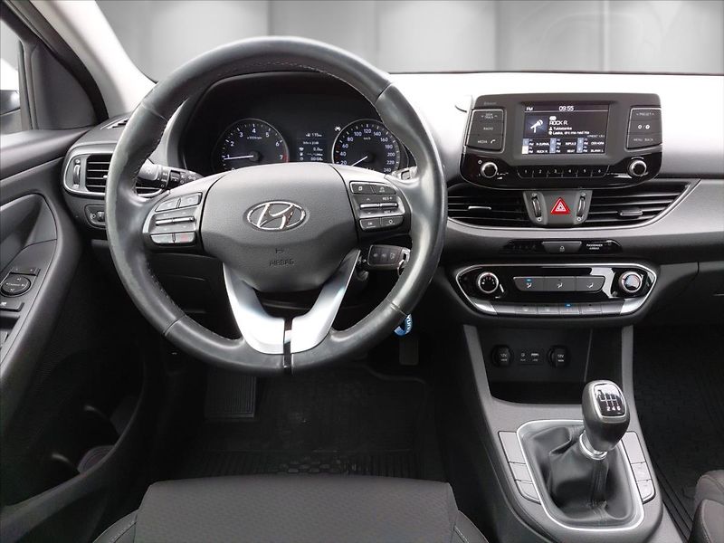 Hyundai i30 1,4   1.4T-GDi Start Plus - fotka 14 z 24