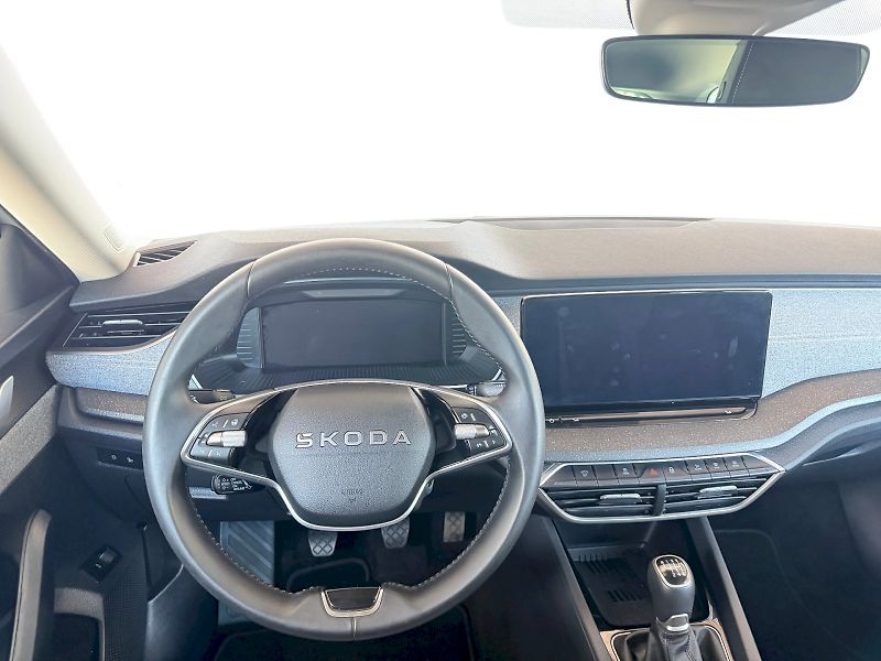 Škoda Octavia (2025) Top Selection 1.5 TSI / 110 kW - fotka 8 z 29