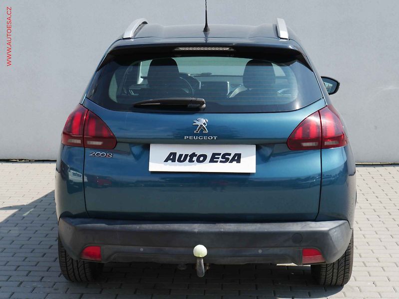 Peugeot 2008 (2019) 1.2i, 1.maj,ČR, autoAC, temp. - fotka 5 z 19