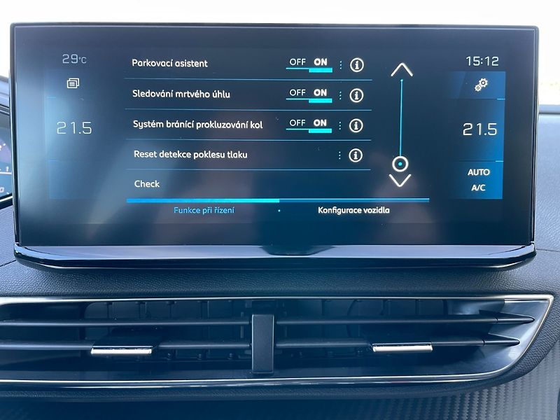 Peugeot 5008 (2021) 1.5HDi Allure! EAT8! ČR+1.maj! - fotka 32 z 39