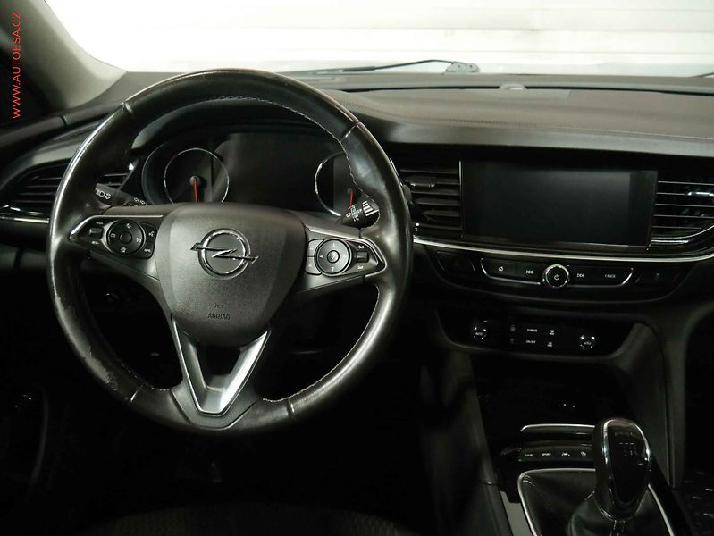 Opel Insignia (2018) 2.0 CDTI 4x4, 2.maj, LED - fotka 11 z 22