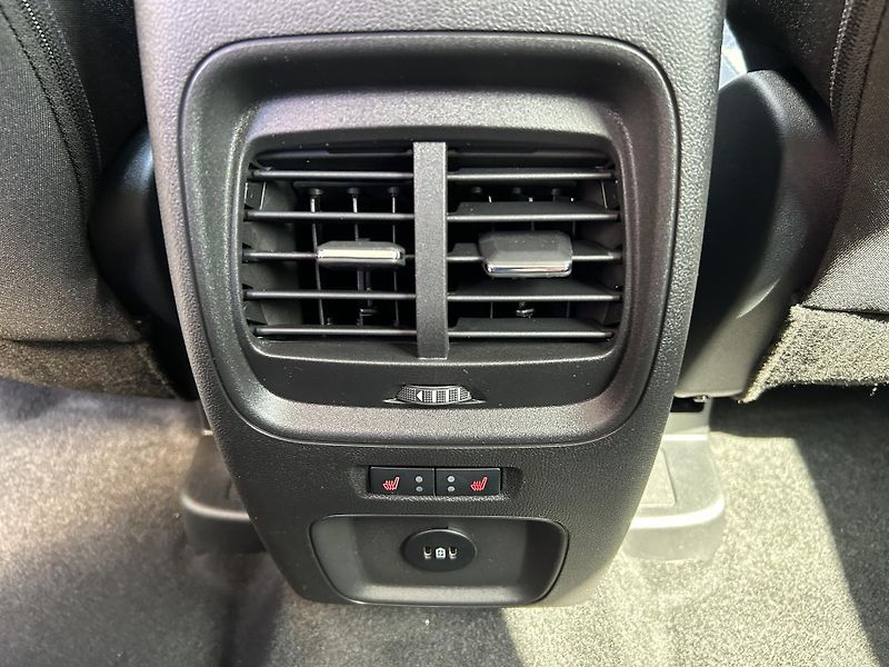 Ford Kuga Top Edition 2.5 HEV 132 kW - fotka 12 z 37