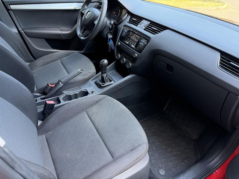 Škoda Octavia (2016) 1.6TDI Liftback, ČR - fotka 9 z 12