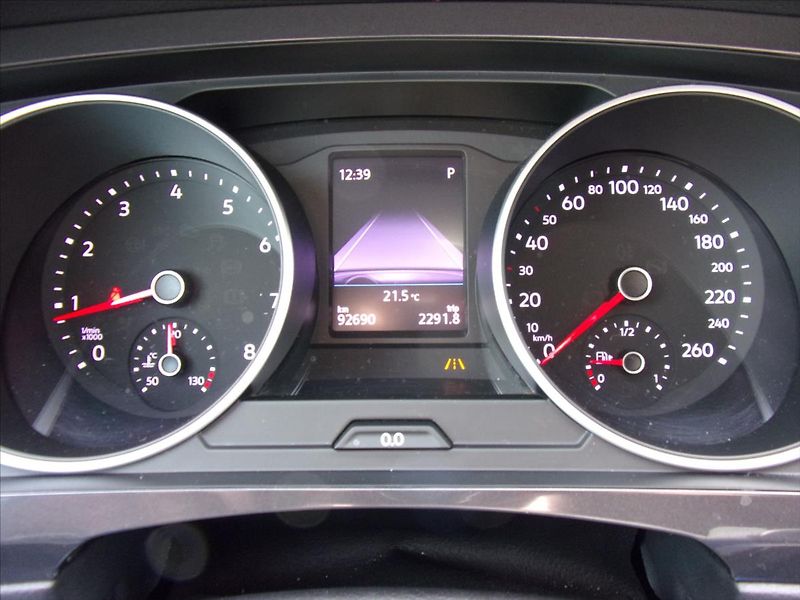Volkswagen Tiguan 2,0 TSI R-Line 4Motion DSG - fotka 18 z 30