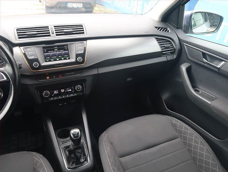 Škoda Fabia (2017) 1.0 TSI, Park. senzory - fotka 8 z 19