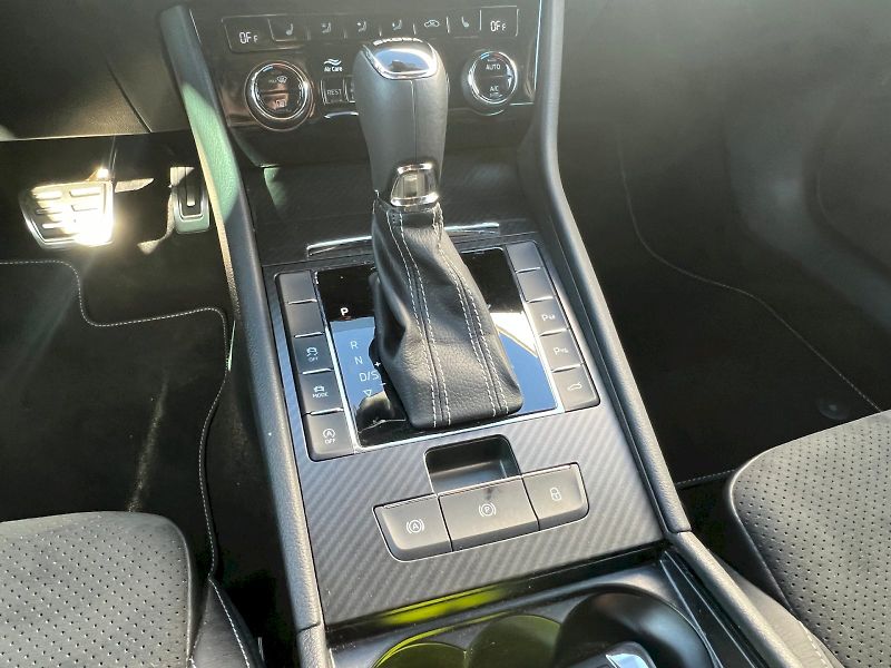 Škoda Superb (2024) kombi SportLine 2.0 TDI 147 kW - fotka 27 z 40