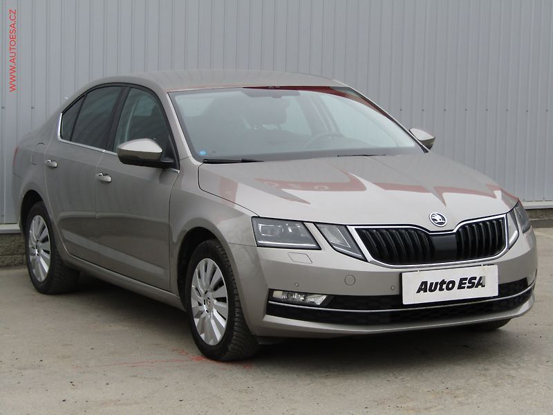 Škoda Octavia (2017) 1.6 TDi, ČR, AT, navi, LED - fotka 1 z 19
