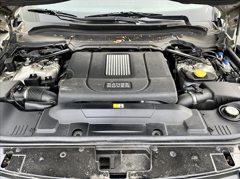 Land Rover Range Rover 4,4 SDV8 Vogue Auto NEPOJÍZDNÉ - fotka 14 z 43