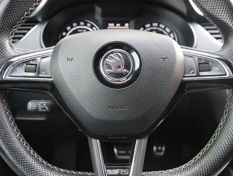 Škoda Octavia (2015) RS 2.0 TDI, Automat, Kůže - fotka 17 z 19