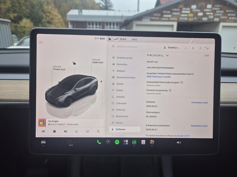 Tesla Model Y RWD 220kw TZ SOH 93,6 % - fotka 34 z 49