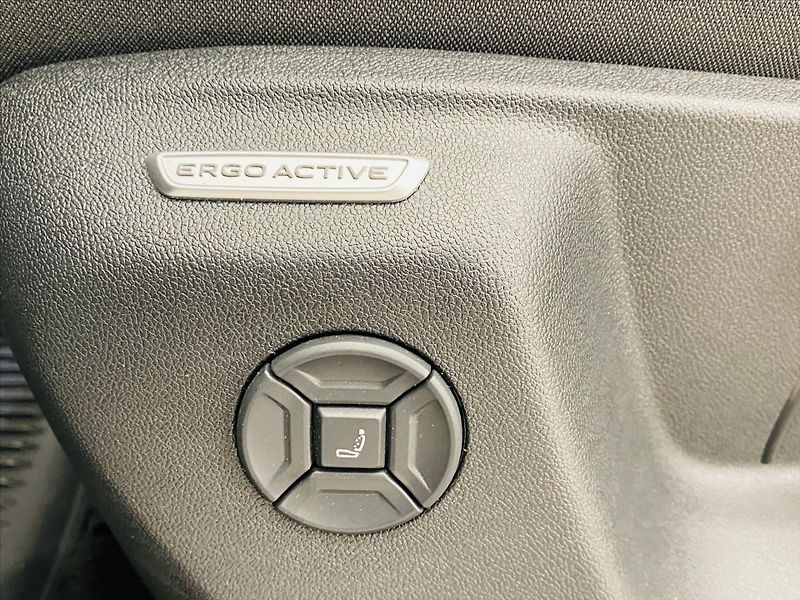 Volkswagen Tiguan 2,0 TDI 142kW 4Motion Elegance - fotka 12 z 24