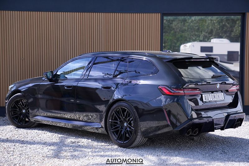 BMW M5 (2026) Touring xDrive M Drive,Pano - fotka 23 z 36
