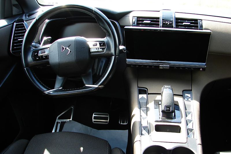 DS Automobiles DS7 Crossback 2.0 BlueHDi 176PS 8-AT KLIMA - fotka 13 z 43