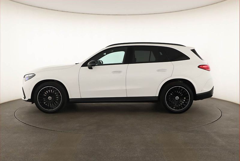 Mercedes-Benz GLC (2025) 200 d 4MATIC, AMG Line - fotka 3 z 21