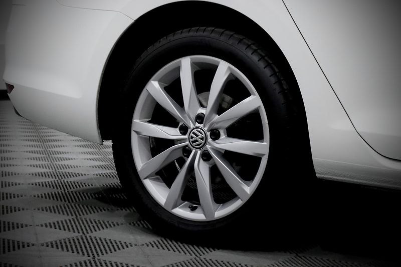 Volkswagen Golf Variant 7 1.4 TSI 92 kW Highline - fotka 8 z 32
