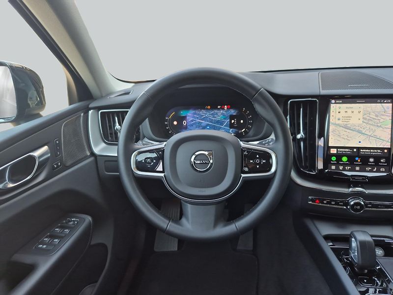 Volvo XC60 B4 AWD Plus Dark - fotka 16 z 19