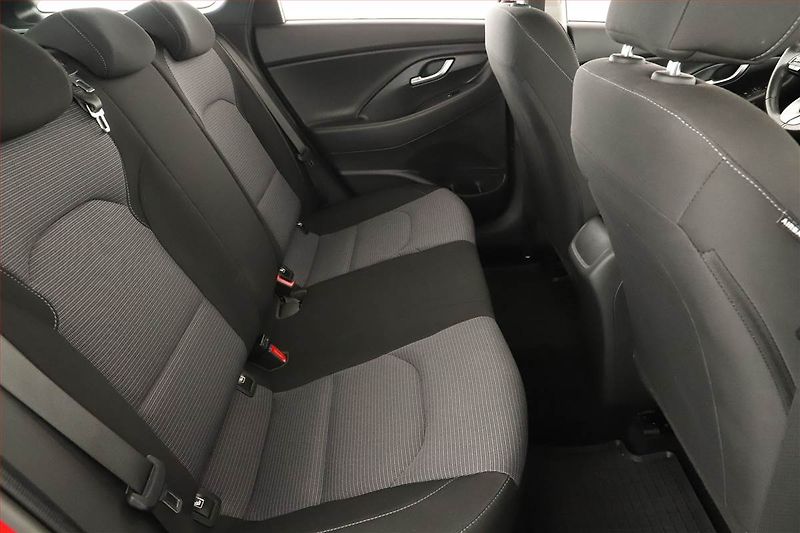 Hyundai i30 (2021) Comfort 1.0 T-GDI, ČR,1.maj - fotka 7 z 13