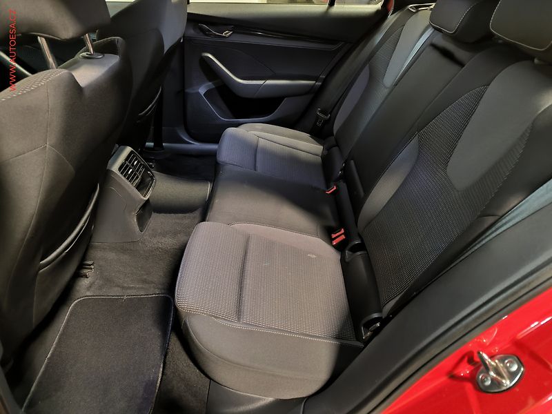Škoda Octavia (2021) 2.0 TDi, ČR, Ambition, LED - fotka 10 z 17