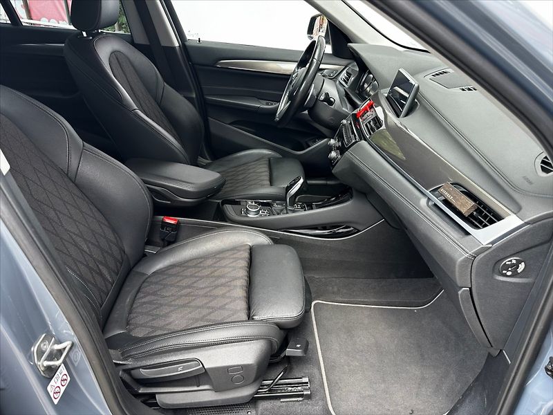 BMW X1 2,0 140kW-xDRIVE-CZ-DPH-VÝBAVA - fotka 12 z 44