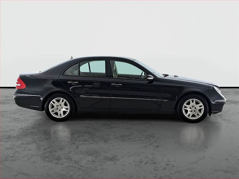 Mercedes-Benz Třídy E (2005) E 240 , Automat, Tempomat - fotka 6 z 17