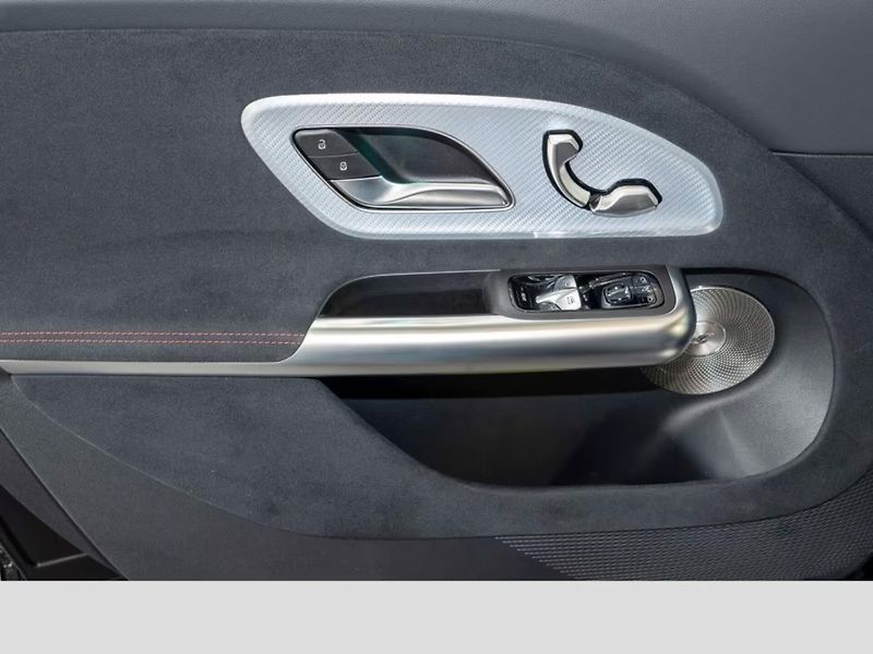 Mercedes-Benz GLB 250+ AMG Superscreen Burm Pano - fotka 17 z 20