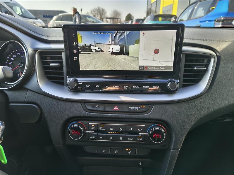 Kia Ceed 1,5 T-GDi 118kw  TOP - fotka 14 z 14