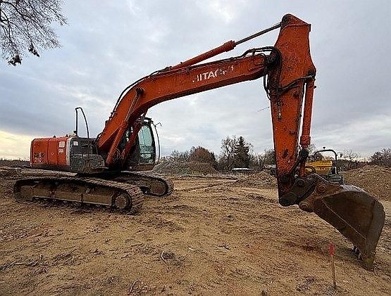 Hitachi (2008) 22t bagr ZX210 Zaxis pásák - fotka 1 z 7