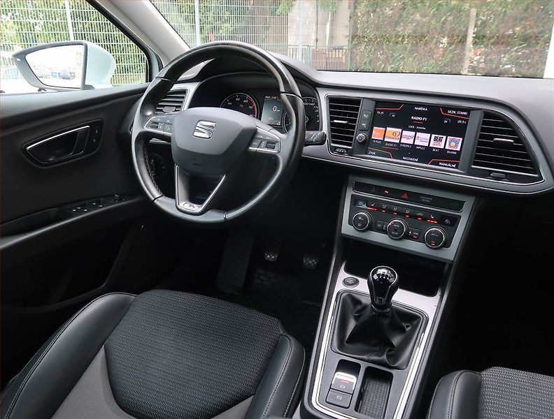 Seat Leon (2020) 1.5 TSI, Kůže, Navi, Tempomat - fotka 7 z 19