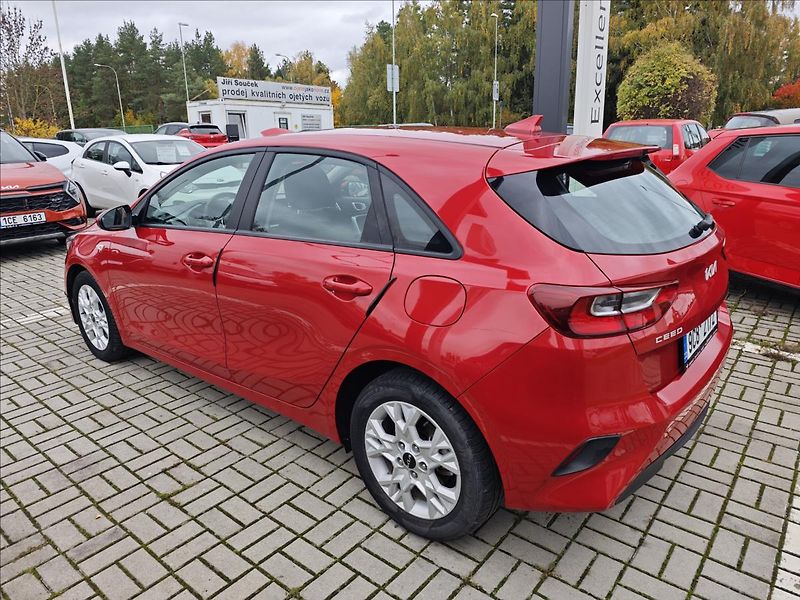 Kia Ceed 1,0 T-GDI  SPIN - fotka 4 z 23