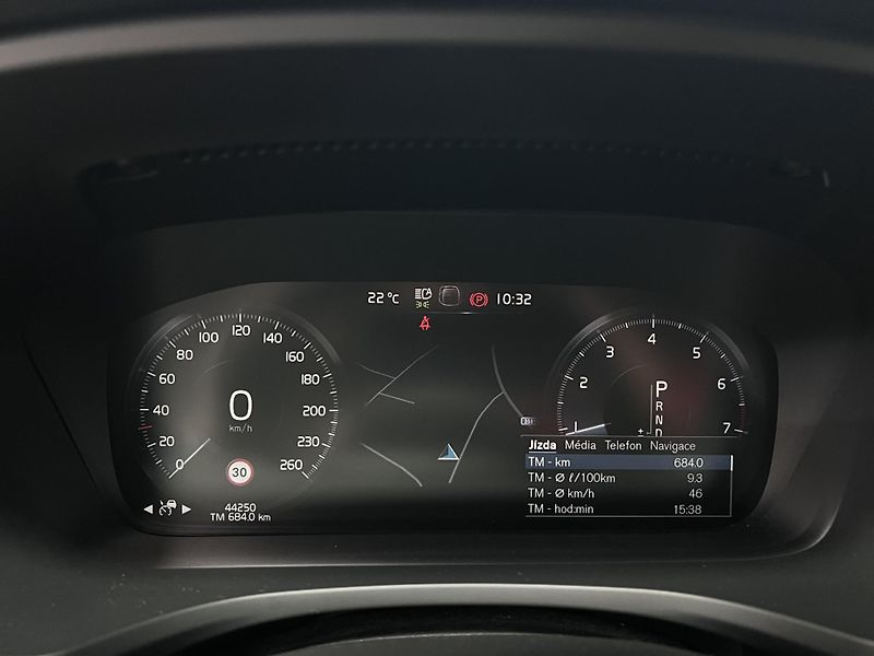 Volvo V60 2.0 T4 140 kW, Automat, 2020 - fotka 24 z 38