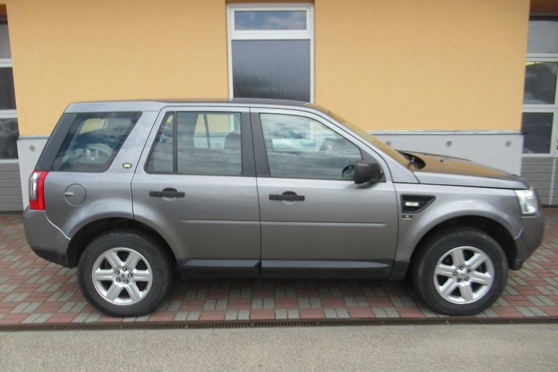 Land Rover Freelander 2.2TD 4x4 AUT. KLIMA TAŽNÉ - fotka 3 z 20