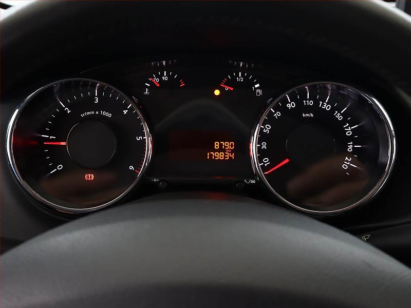 Peugeot 3008 (2012) 1.6 HDi, Serv.kniha, Navi - fotka 9 z 17