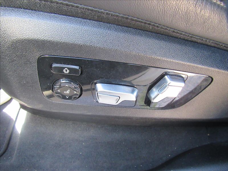BMW X5 3,0 D xDrive30D M-Paket - fotka 29 z 34