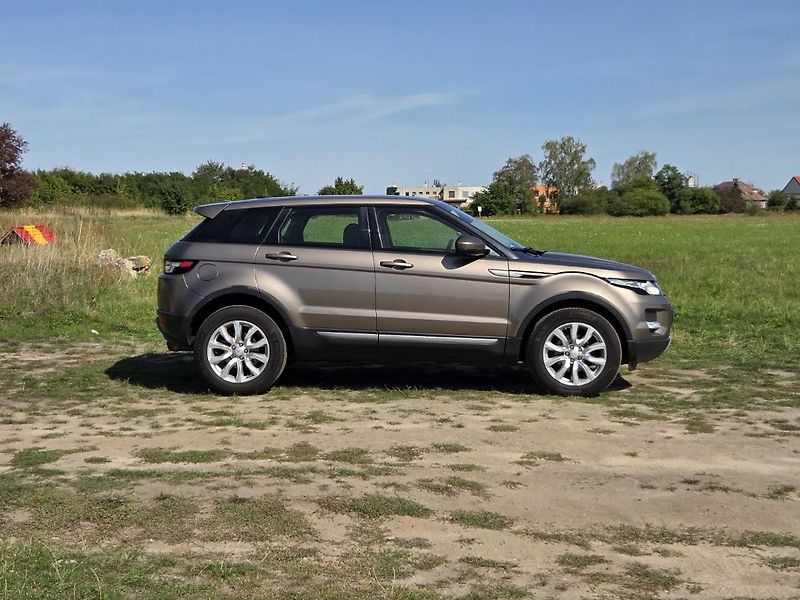 Land Rover Range Rover Evoque (2015) 2.0i Si4-177kw-4x4-KŮŽE-SUPER - fotka 7 z 14