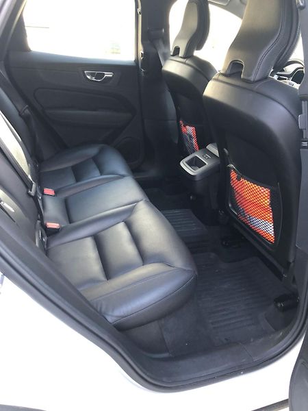 Volvo XC60 (2019) Volvo XC60 B4 AWD MOMENTUM PRO - fotka 17 z 25