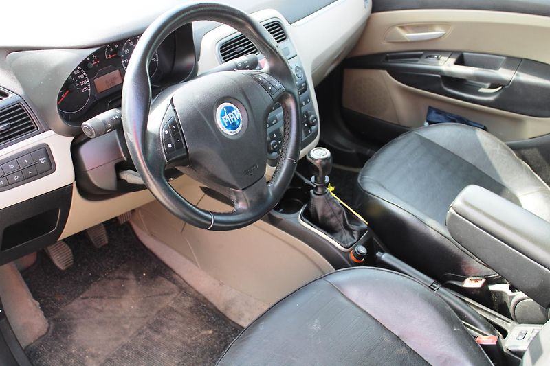 Fiat Grande Punto (2007) 1,4i KLIMA EL.OKNA ALU17 KŮŽE - fotka 9 z 14