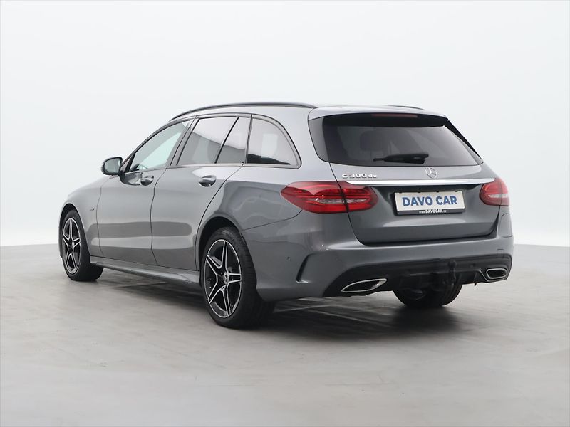 Mercedes-Benz Třídy C 2,0 300de 143kW AMG Night LED - fotka 5 z 40