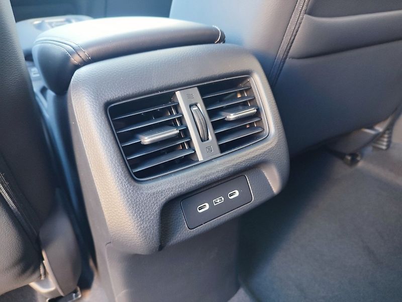 Honda ZR-V (2026) 2.0e:HEV 135kW ADVANCE SKLADEM - fotka 22 z 24