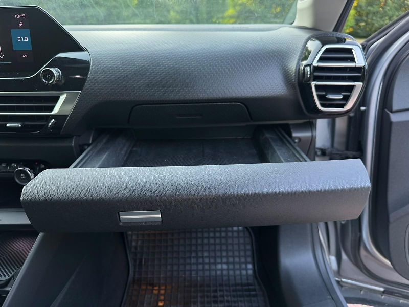 Citroën C4 1.2i 130 S&s 1.MAJITEL ČR DPH  - fotka 15 z 30