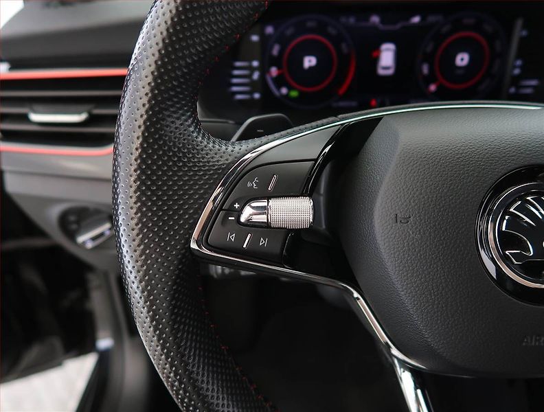 Škoda Kamiq (2021) Monte Carlo 1.0 TSI - fotka 22 z 28