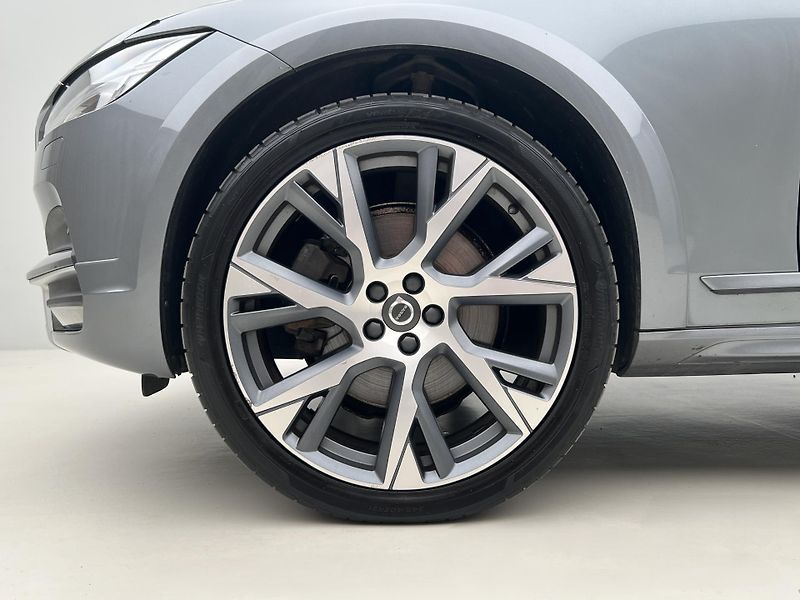 Volvo V90 T5 AWD PLUS AUT - fotka 14 z 44