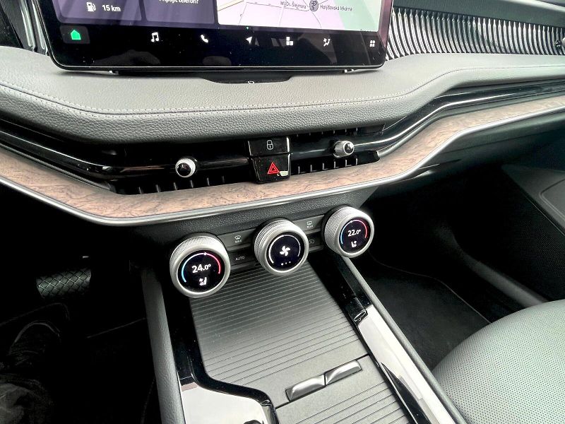 Škoda Superb (2024) kombi L & K 2.0 TDI 110 kW 7°D - fotka 22 z 35