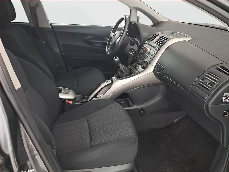Toyota Auris (2007) 1.6 Dual VVT-i, nová STK - fotka 9 z 16