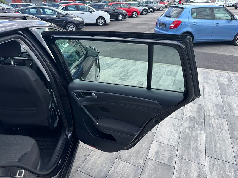 Volkswagen Golf Variant (2017) Comfortline 2.0 TDI 110kW - fotka 25 z 30