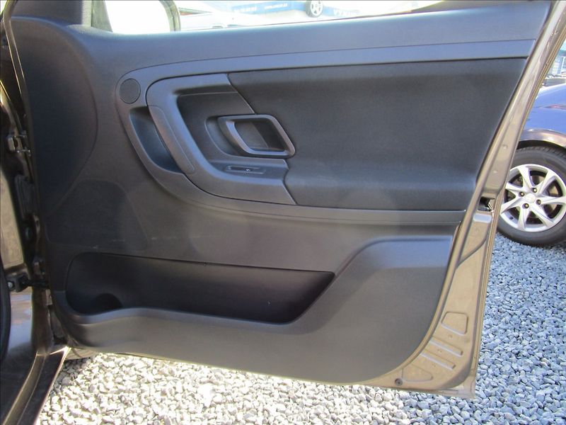 Škoda Roomster 1.4i 16V Ambition, Klima, 2. m - fotka 19 z 36