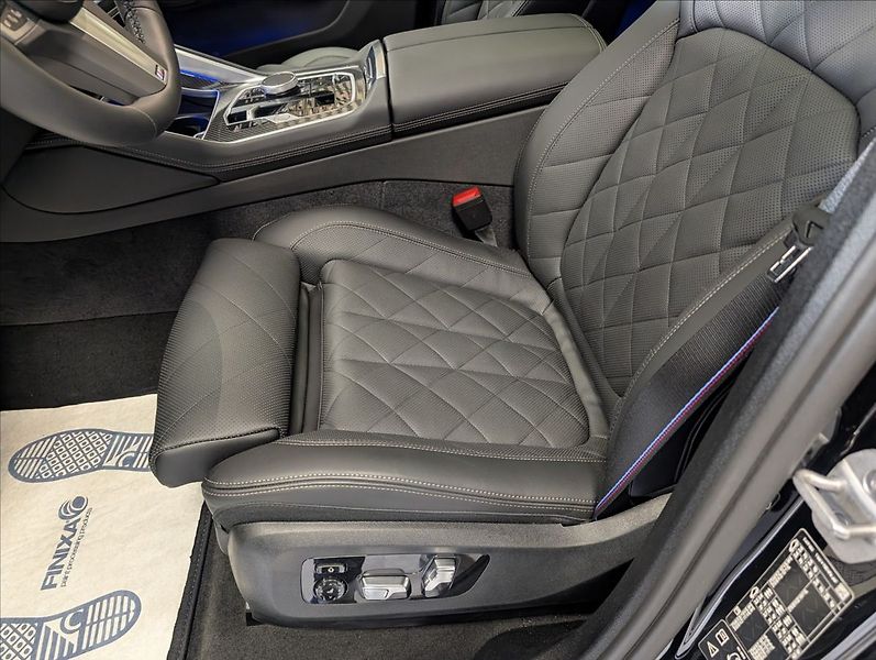 BMW X6 xDrive 30d M Sport - fotka 16 z 38