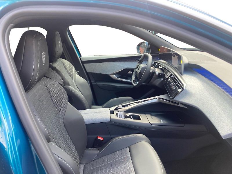 Peugeot 5008 (2026) GT SUMMER BLUE(3) Hybrid 145  - fotka 15 z 15