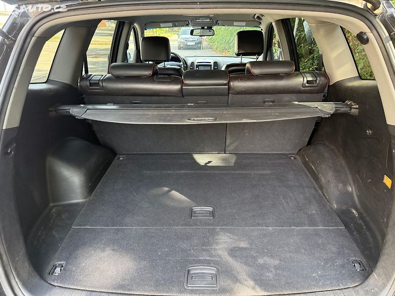 Hyundai Santa Fe (2009) 2.2CRDi, 114kw 4x4 Aut. Tažné - fotka 11 z 21