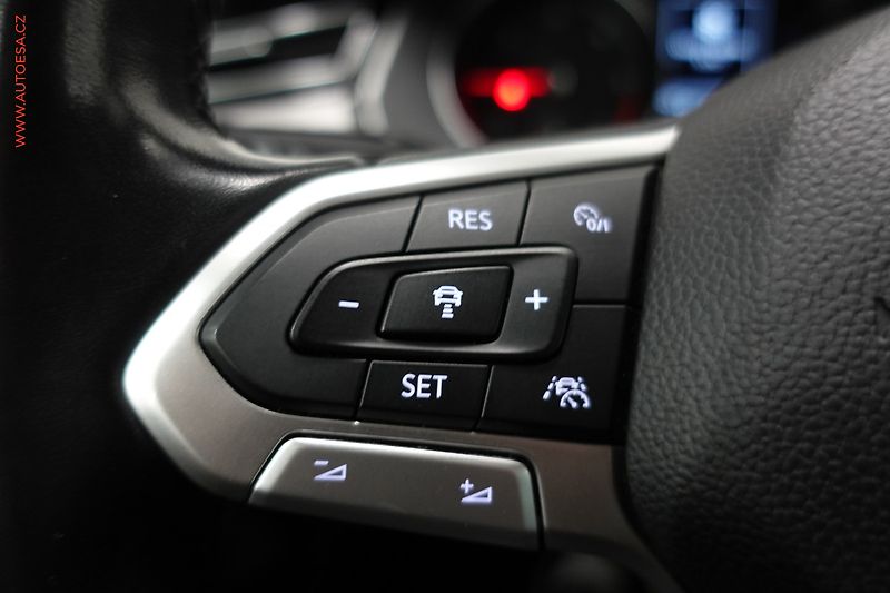 Volkswagen Passat (2020) 2.0TDi, DSG, LED, navi - fotka 15 z 22